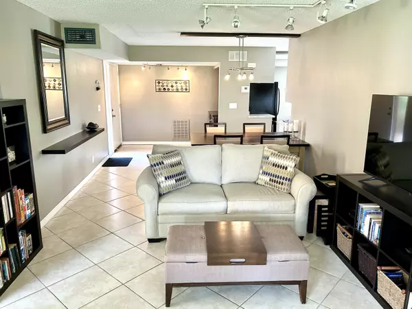 11231 Green Lake DR 104, Boynton Beach, FL 33437