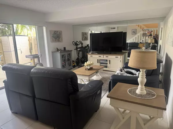Delray Beach, FL 33445,2633 NW 7th CT B
