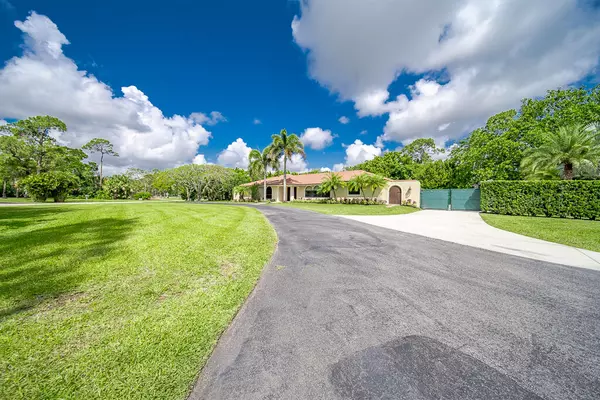 Wellington, FL 33414,12483 Pineacre LN