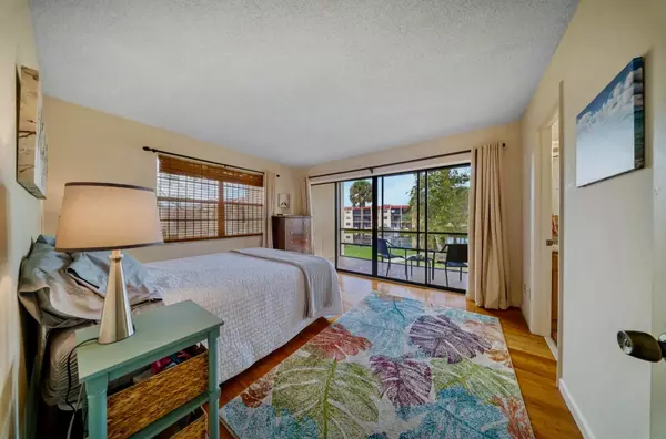 Fort Pierce, FL 34950,2050 Oleander BLVD 2*206