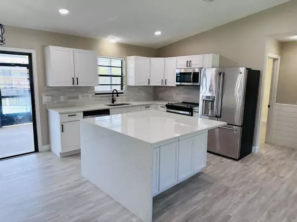 Port Saint Lucie, FL 34983,574 NW Marion AVE