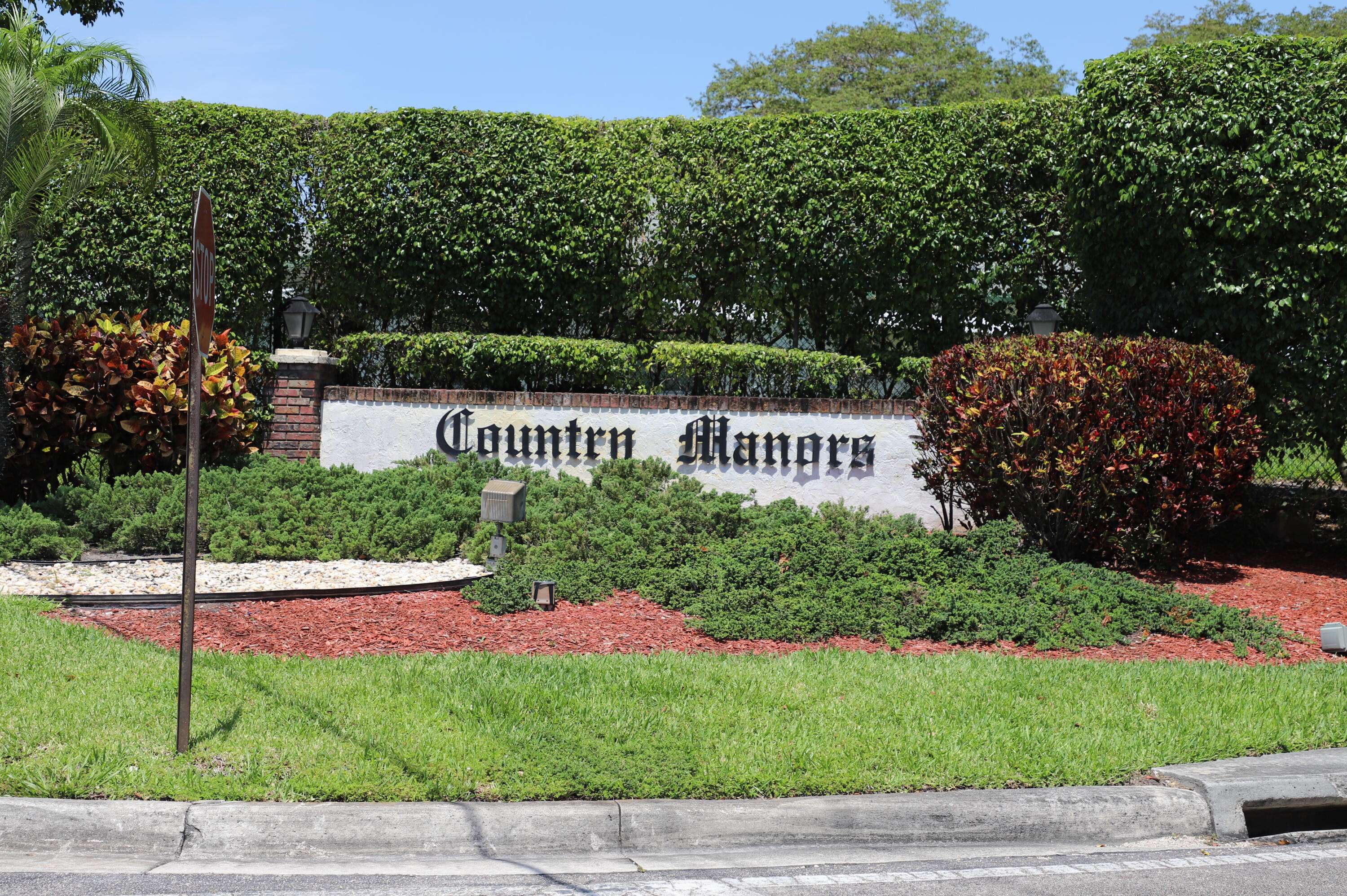 521 Sandpiper CIR, Delray Beach, FL 33445
