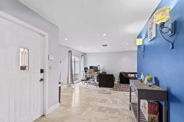 Lauderhill, FL 33351,8611 NW 47th CT