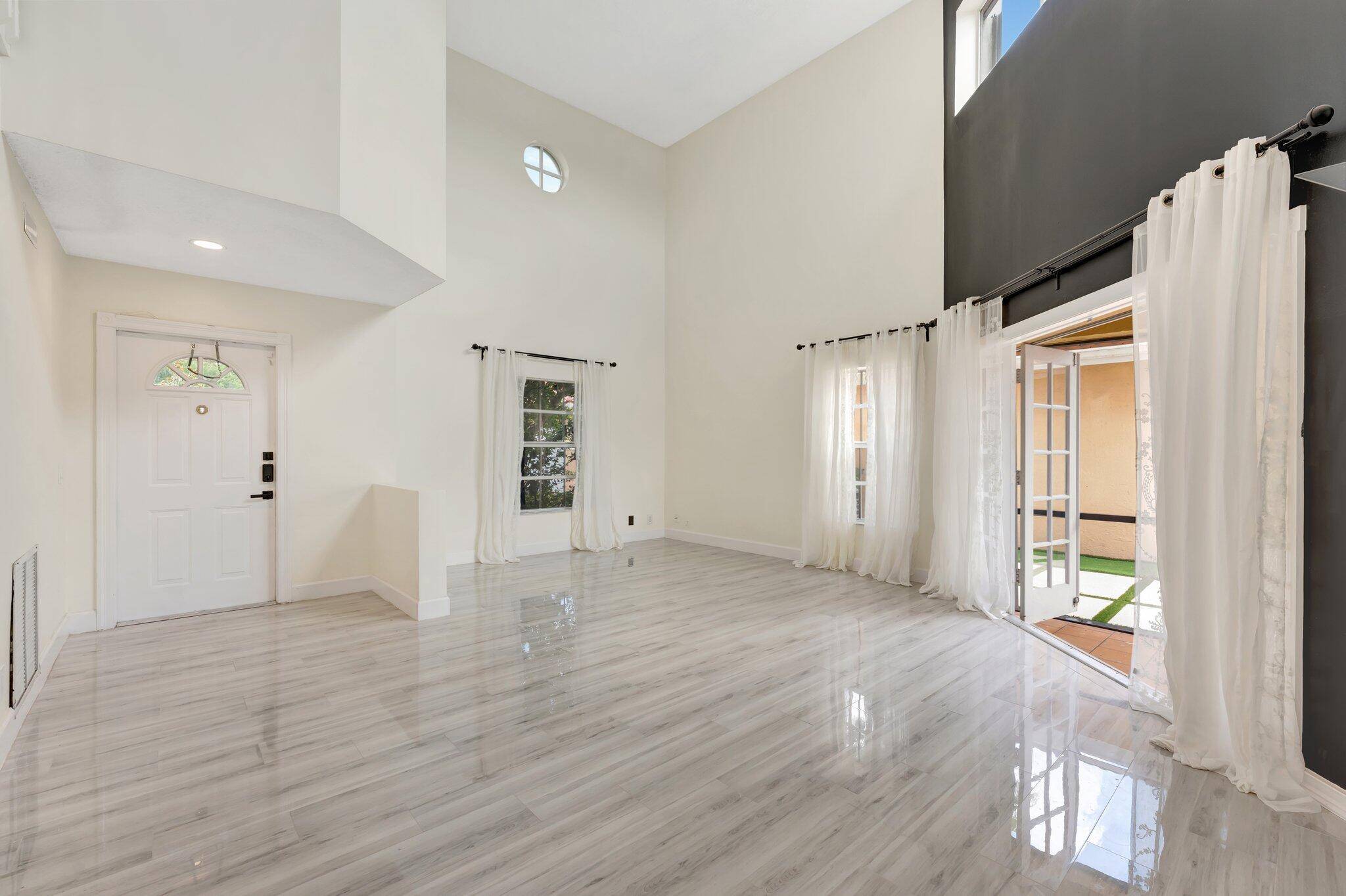Weston, FL 33326,1388 Garden RD