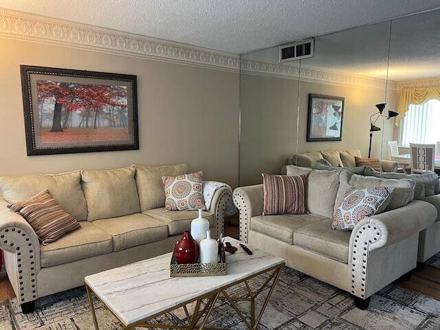 3400 Springdale 303 BLVD 303, Palm Springs, FL 33461