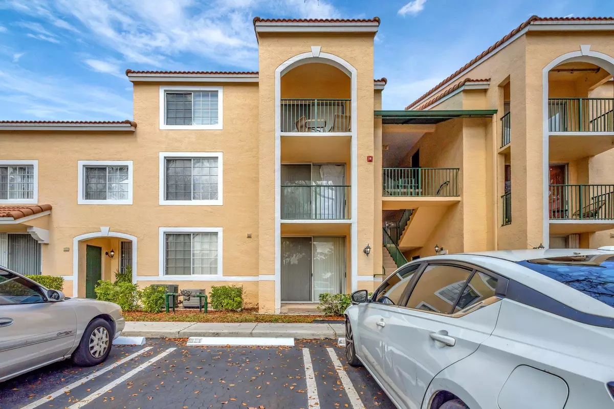 West Palm Beach, FL 33409,1739 Village BLVD 306