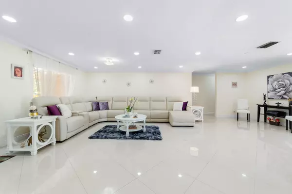 Clewiston, FL 33440,155 N Romero ST