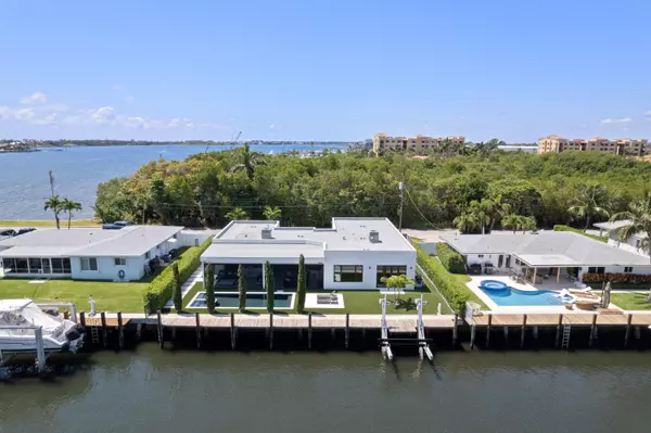 160 Periwinkle DR, Hypoluxo, FL 33462
