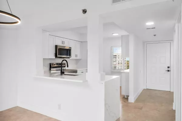 Delray Beach, FL 33446,7290 Kinhghurst DR 701