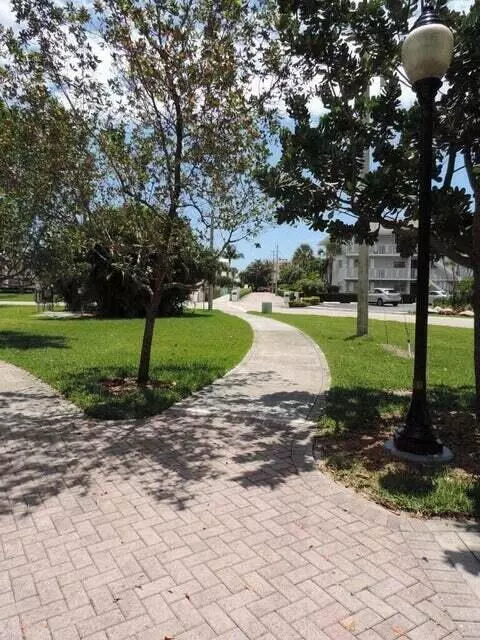 Juno Beach, FL 33408,20 Celestial WAY 105