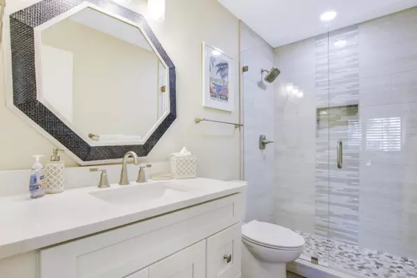 Palm Beach Gardens, FL 33418,704 Club DR