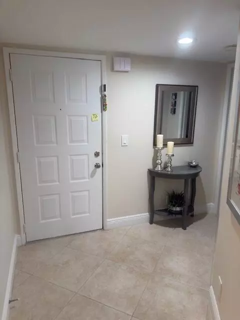 Delray Beach, FL 33446,7290 Kinghurst DR 402