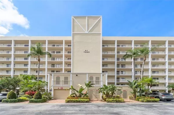 Delray Beach, FL 33446,7290 Kinghurst DR 402