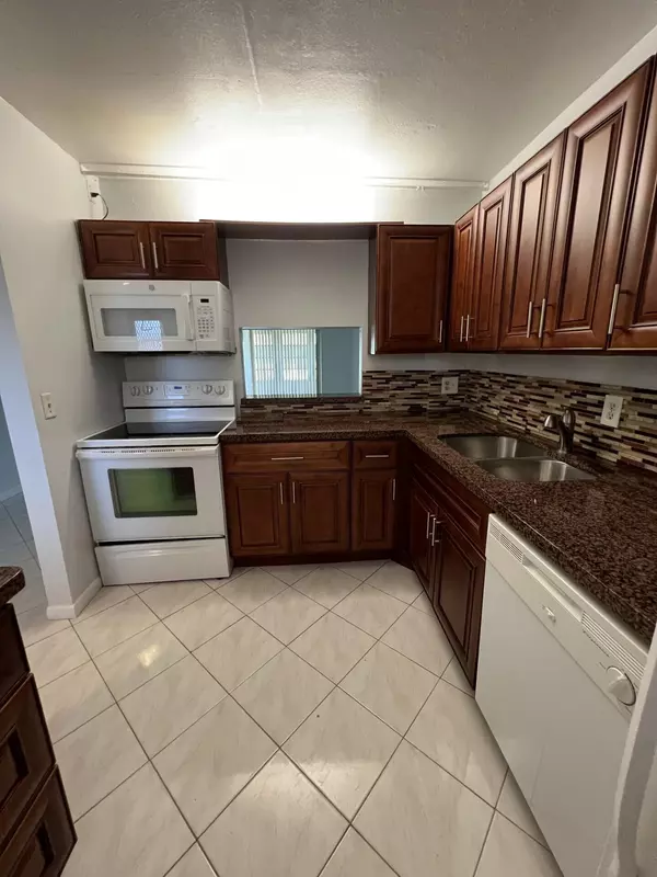 Delray Beach, FL 33445,2800 Fiore WAY 102