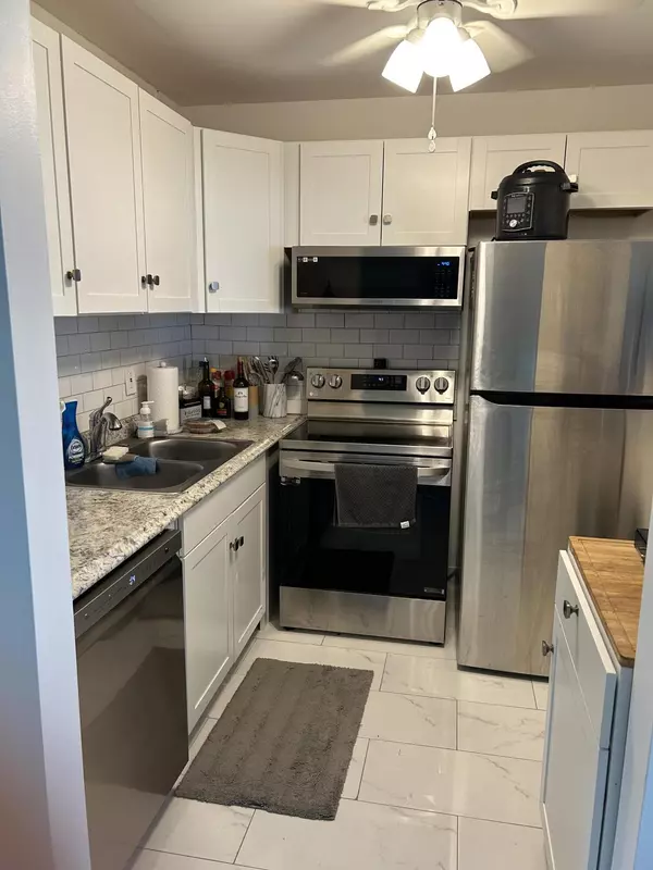 West Palm Beach, FL 33417,99 E Easthampton