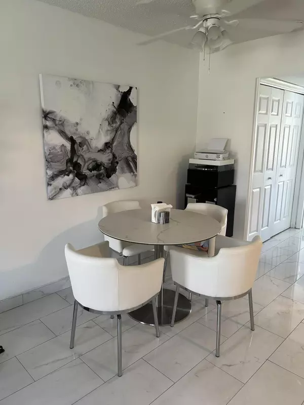 West Palm Beach, FL 33417,99 E Easthampton