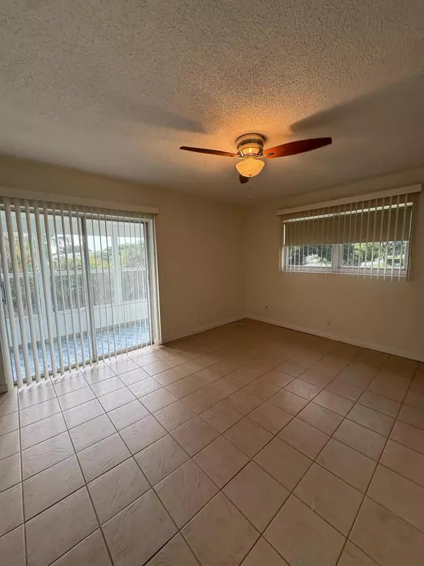 West Palm Beach, FL 33417,22 Andover A