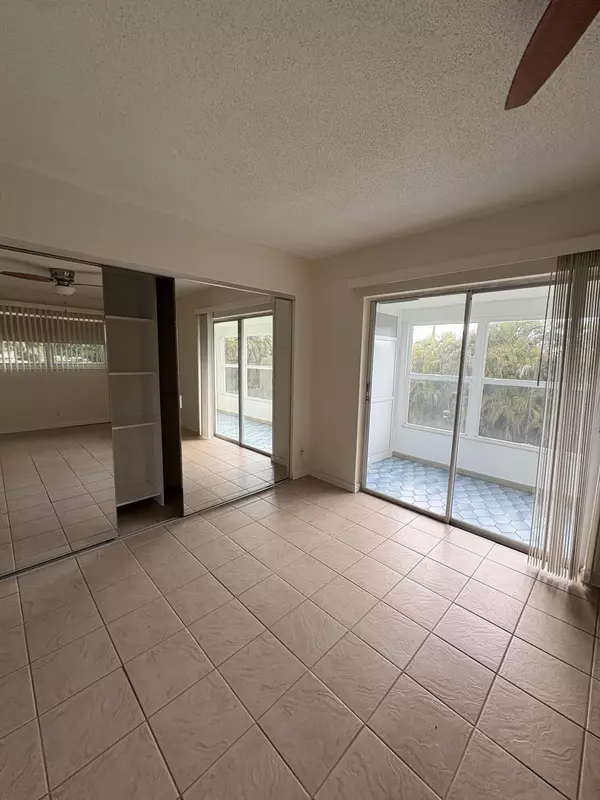 West Palm Beach, FL 33417,22 Andover A