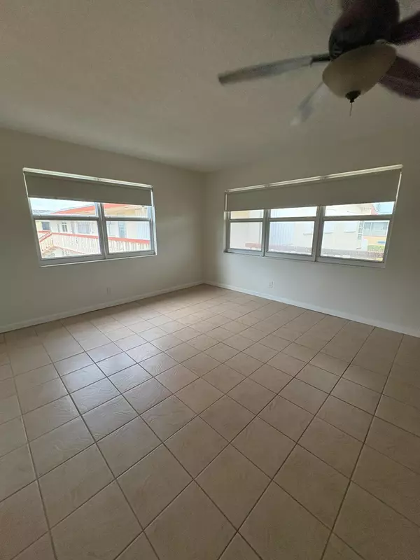 West Palm Beach, FL 33417,22 Andover A