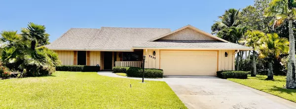 7995 SE Trenton Avenue AVE, Hobe Sound, FL 33455