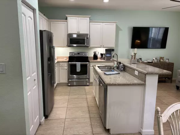 Pompano Beach, FL 33060,275 SW 7th CT