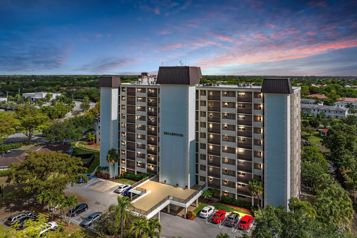 Coral Springs, FL 33065,9101 W Sample RD 805