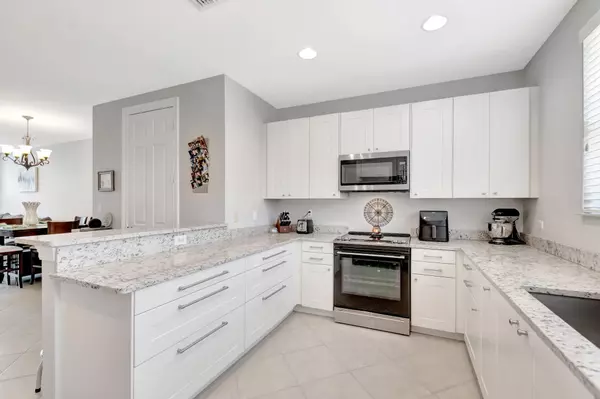 609 Amador LN 4, West Palm Beach, FL 33401