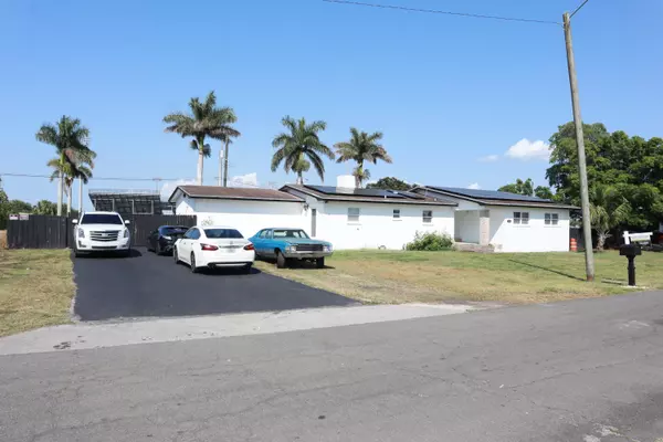 360 Kismet AVE, Pahokee, FL 33476