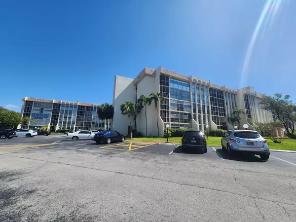 Hallandale Beach, FL 33009,851 Three Islands Boulevard BLVD 102
