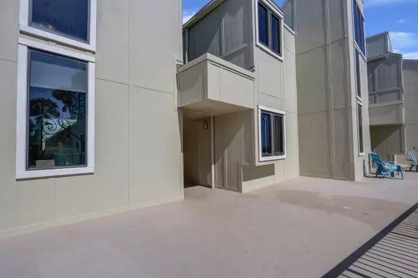 Stuart, FL 34996,2051 NE Ocean BLVD A-21