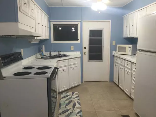 Port Saint Lucie, FL 34952,40 Monterey WAY