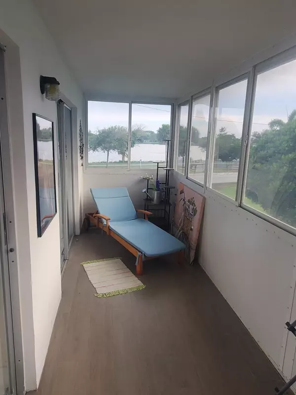 Lake Worth Beach, FL 33461,3160 Lake Osborne DR 201