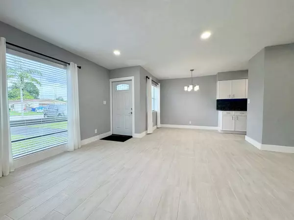 Fort Lauderdale, FL 33315,831 SW 13th ST