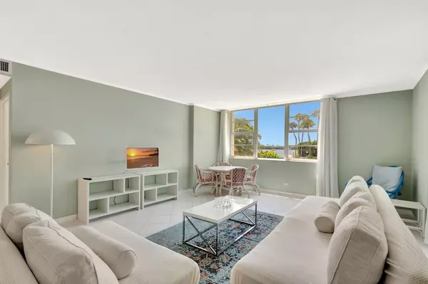 West Palm Beach, FL 33407,2800 N Flagler 101 DR 101