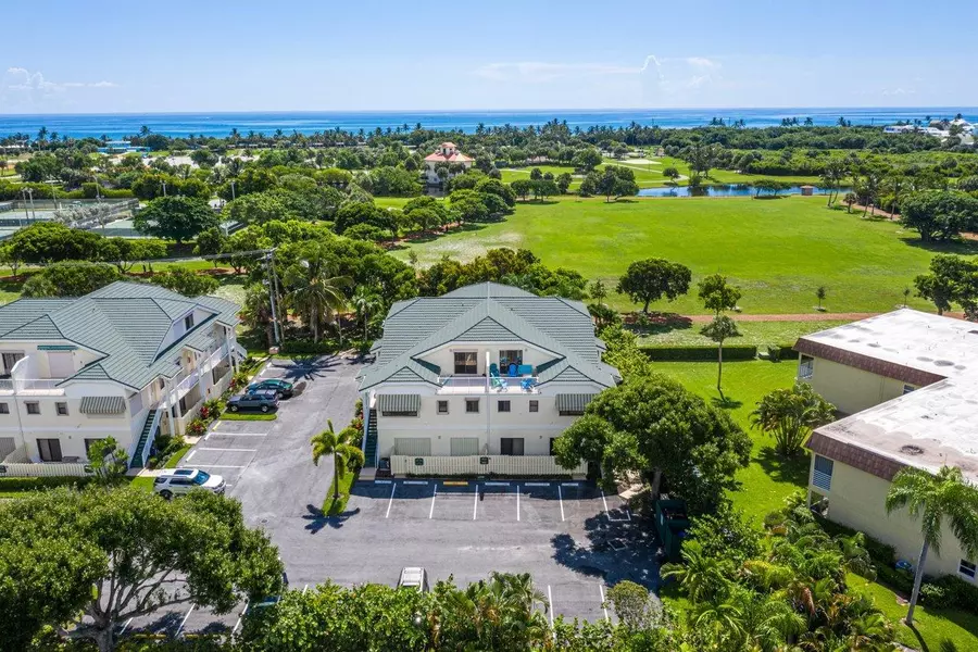 860 S Bella Vista CT 60, Jupiter, FL 33477