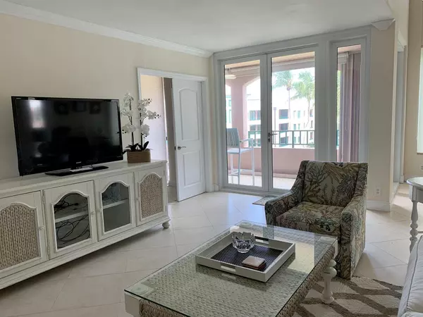 Boca Raton, FL 33432,100 SE SE 5th Ph17 AVE Ph17