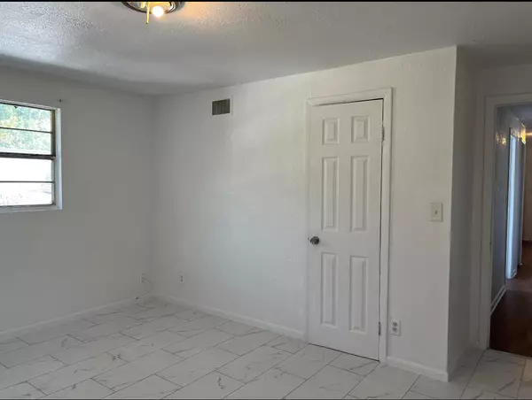 Jacksonville, FL 32209,929 W 27th ST