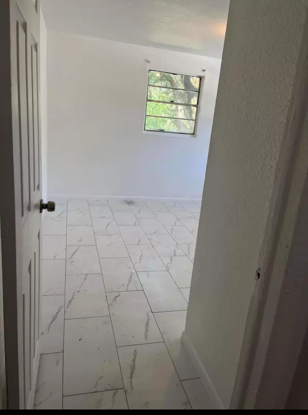 Jacksonville, FL 32209,929 W 27th ST