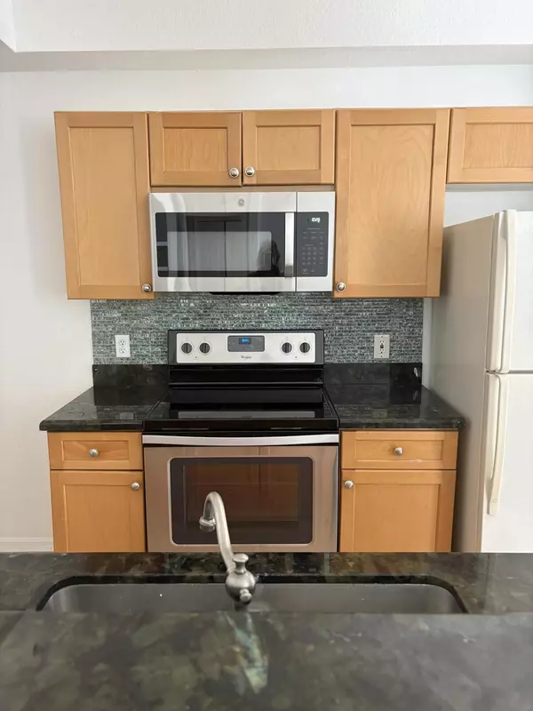 Palm Beach Gardens, FL 33410,11011 Legacy LN 204