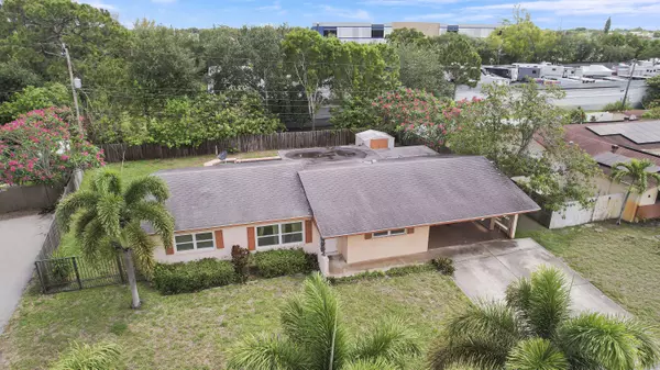 4711 N Palma CIR, West Palm Beach, FL 33415