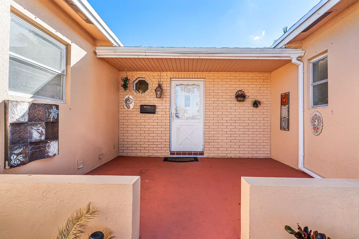North Lauderdale, FL 33068,6260 SW 10th CT