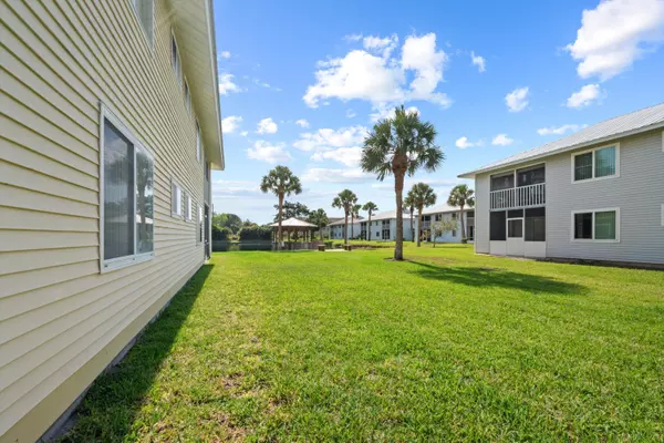 Port Saint Lucie, FL 34952,210 SE Village DR 210