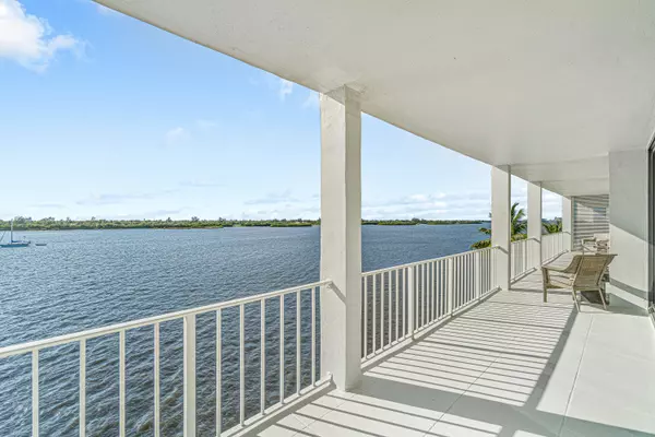 Palm Beach, FL 33480,2784 S Ocean BLVD 301s
