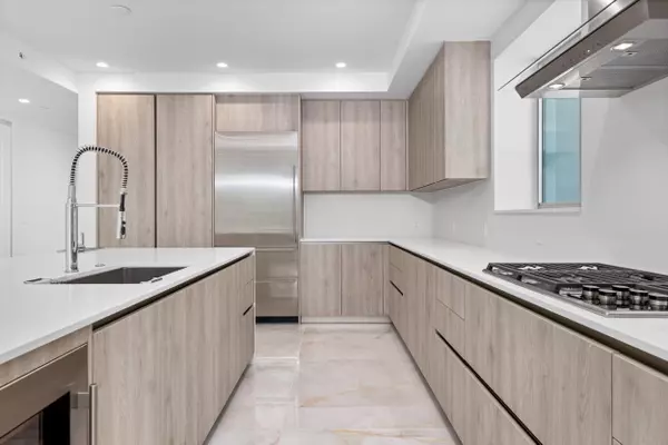 Boca Raton, FL 33432,475 E Royal Palm RD 205