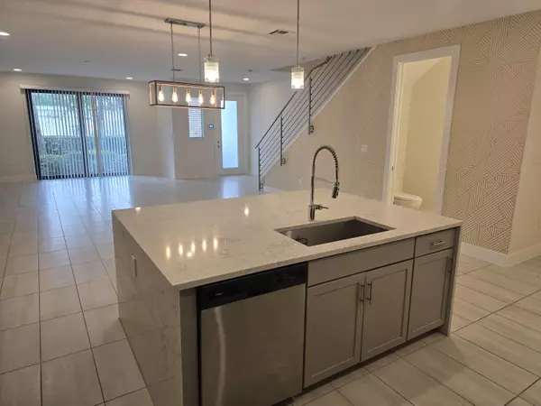 West Palm Beach, FL 33405,3748 Lambert AVE