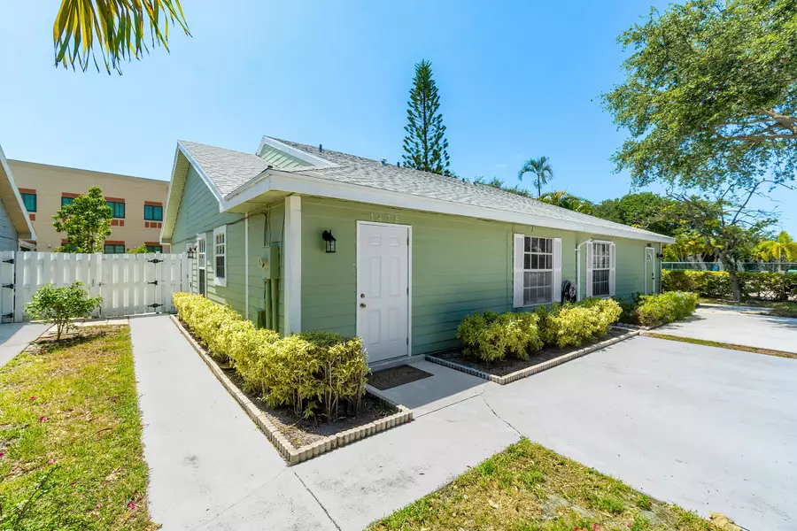 1478 Royal Forest Ct CT, West Palm Beach, FL 33406