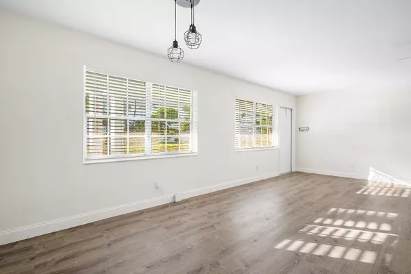 Fort Lauderdale, FL 33308,2455 NE 51st ST E102