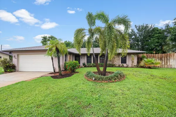 975 Ryanwood DR, West Palm Beach, FL 33413