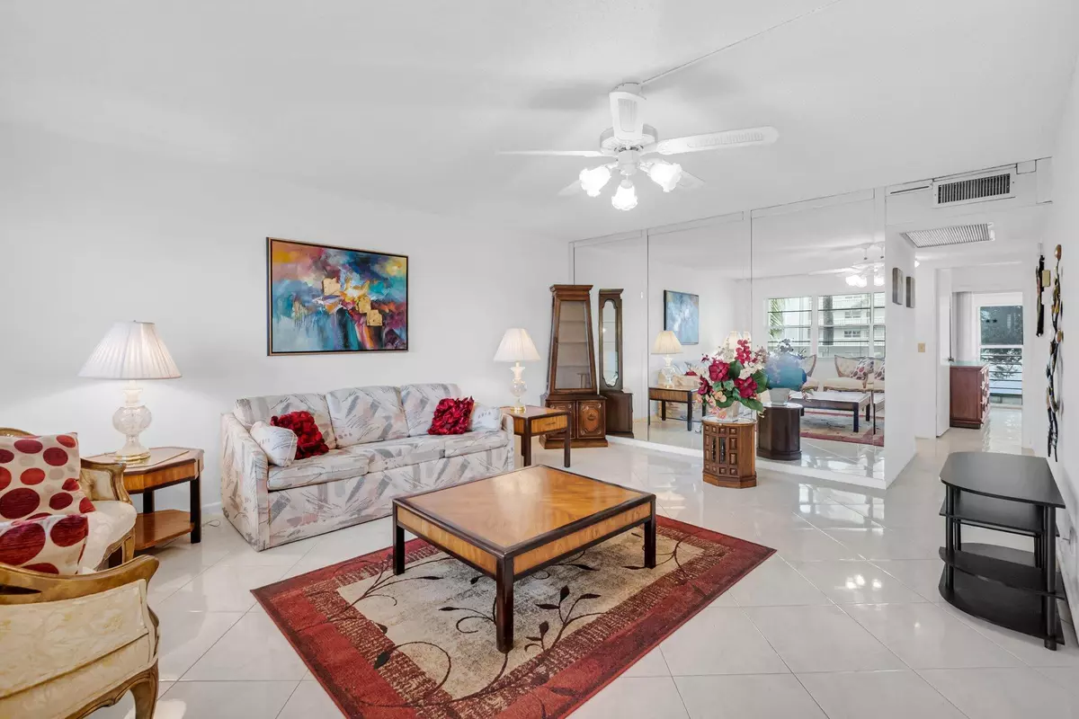Boca Raton, FL 33434,2035 Ainslie C