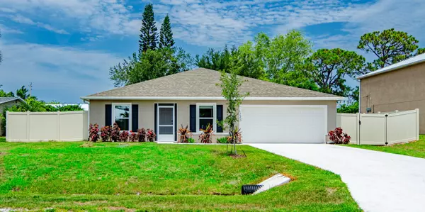 1580 Eastlake LN, Sebastian, FL 32958